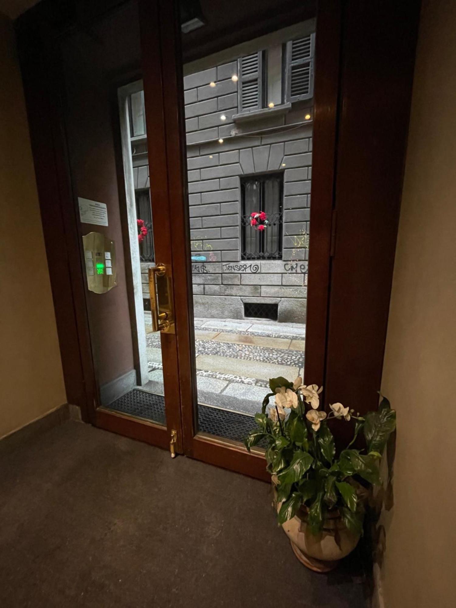 Santa Sofia Apartment Milan Bagian luar foto